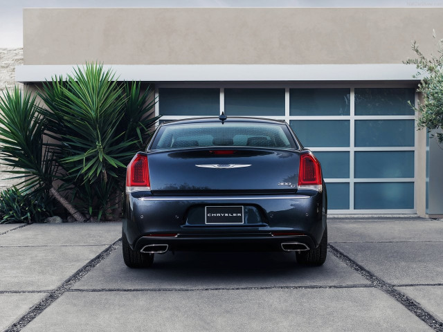 Chrysler 300 фото