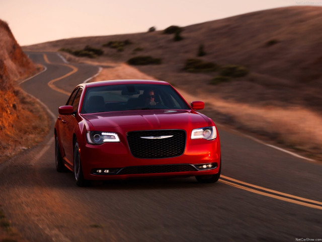 Chrysler 300 фото