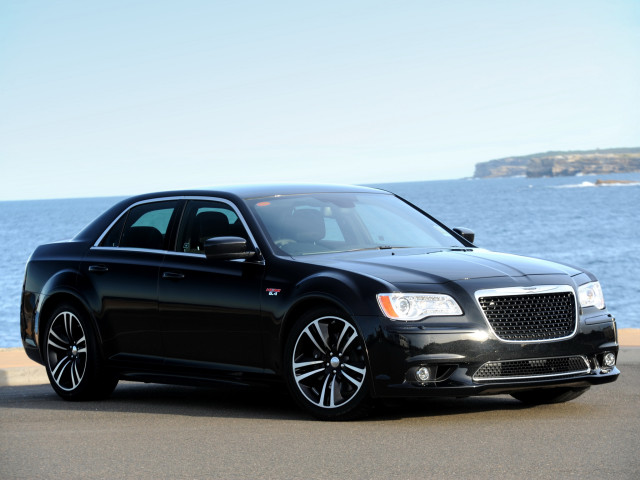 Chrysler 300C SRT-8 фото