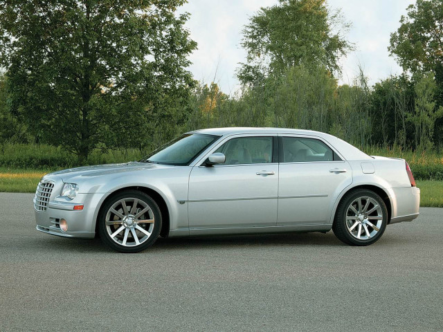 Chrysler 300C SRT-8 фото