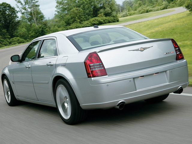 Chrysler 300C SRT-8 фото