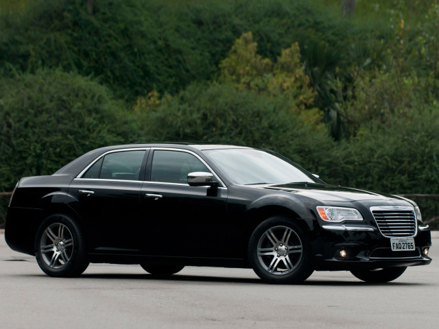 Chrysler 300C фото