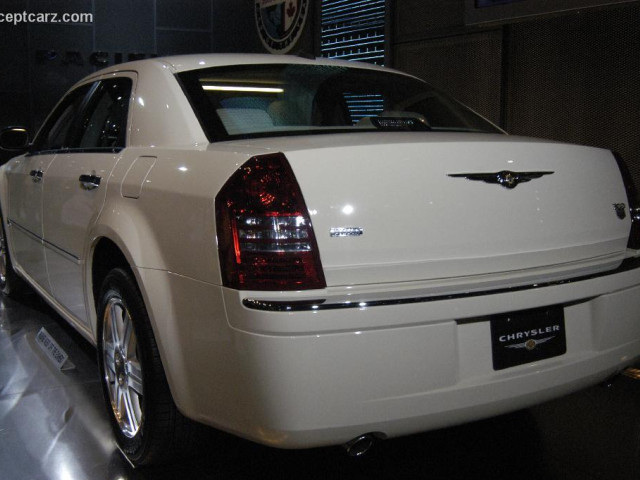 Chrysler 300C фото