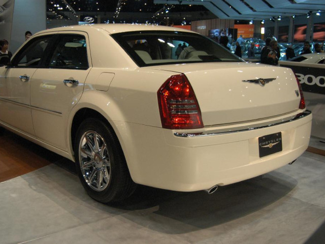 Chrysler 300C фото