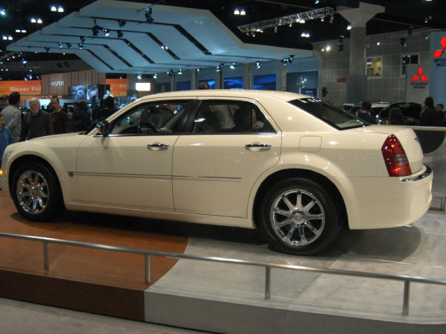 Chrysler 300C фото