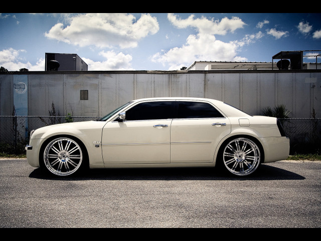 Chrysler 300C фото