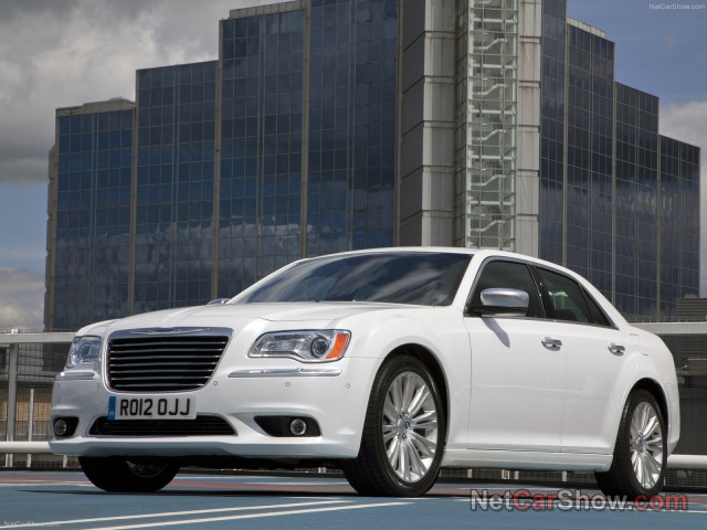 Chrysler 300C фото