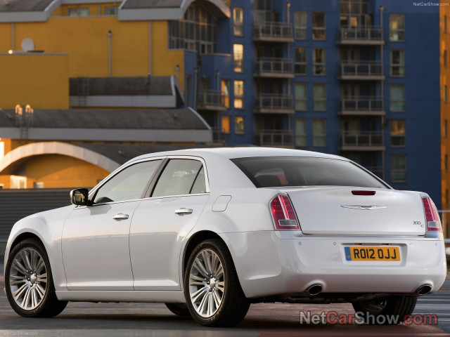 Chrysler 300C фото