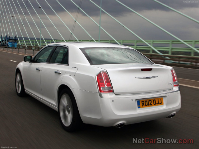 Chrysler 300C фото