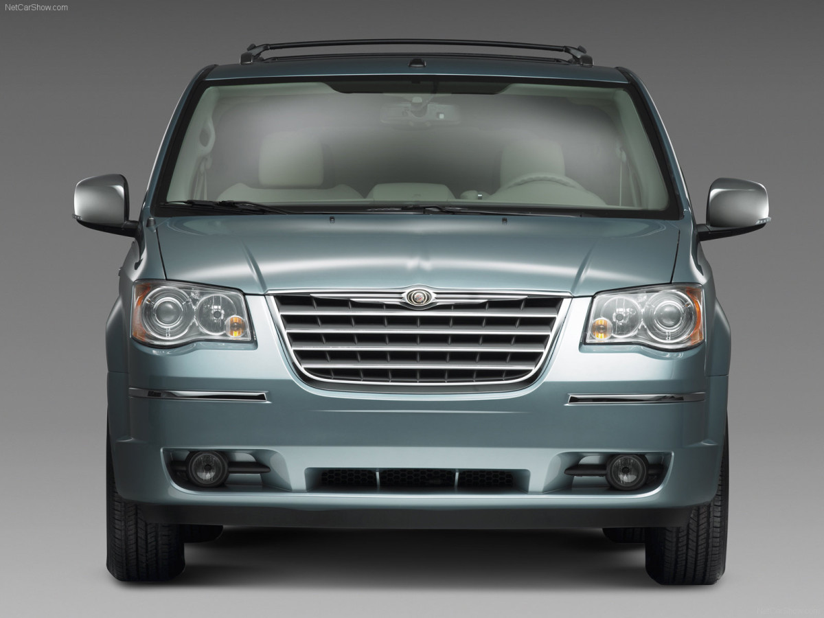 Chrysler Town and Country фото 40574