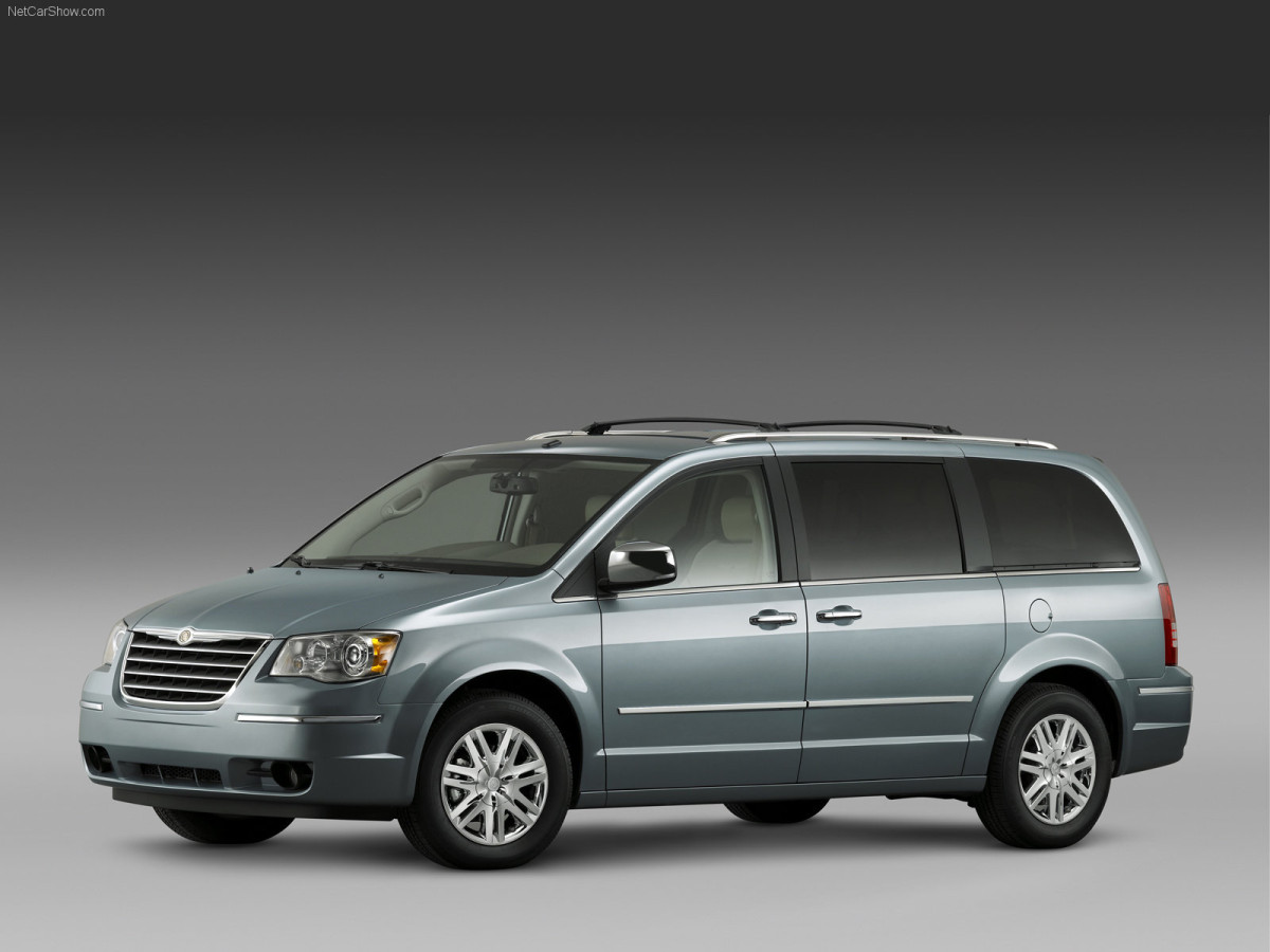 Chrysler Town and Country фото 40577