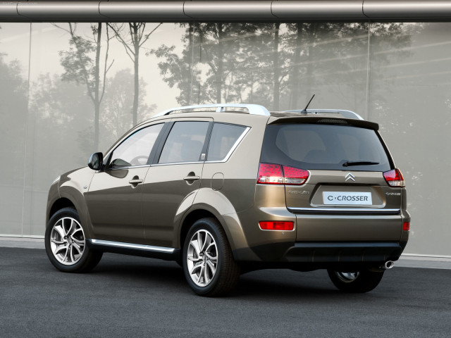 Citroen C-Crosser фото