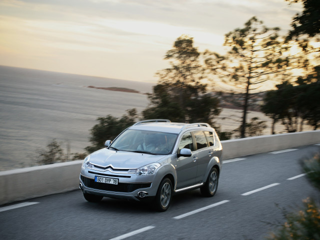 Citroen C-Crosser фото