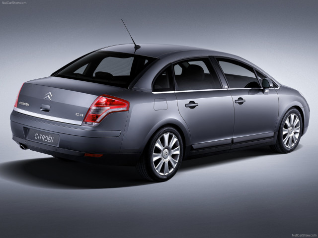 Citroen C4 notchback фото