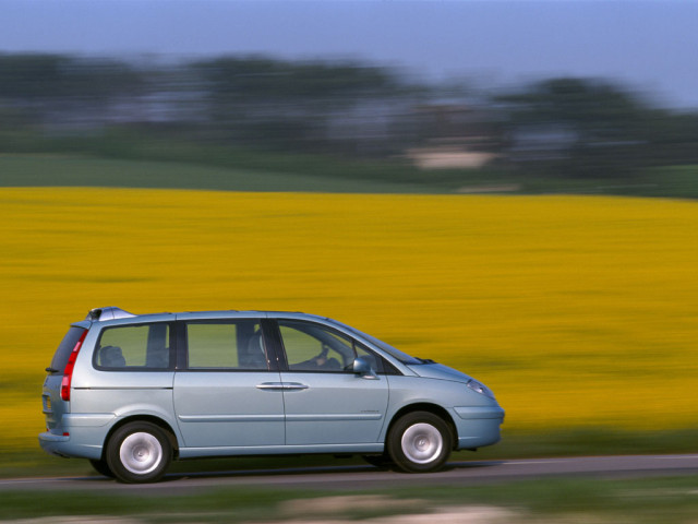 Citroen C8 фото