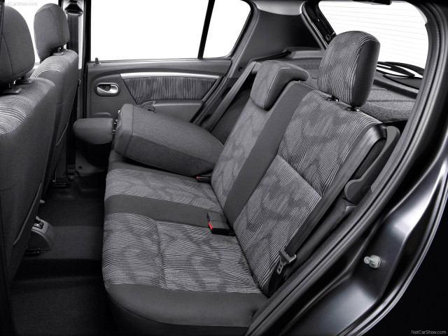 Dacia Sandero фото