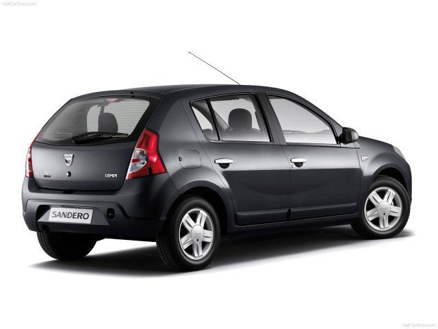 Dacia Sandero фото