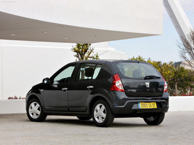 Dacia Sandero фото