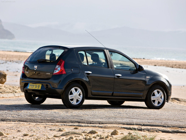Dacia Sandero фото