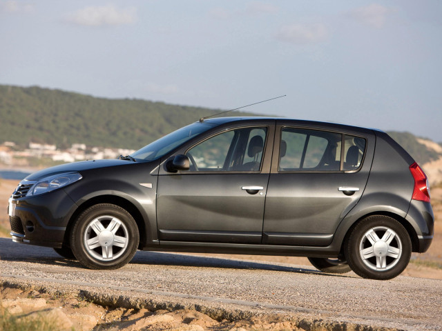 Dacia Sandero фото