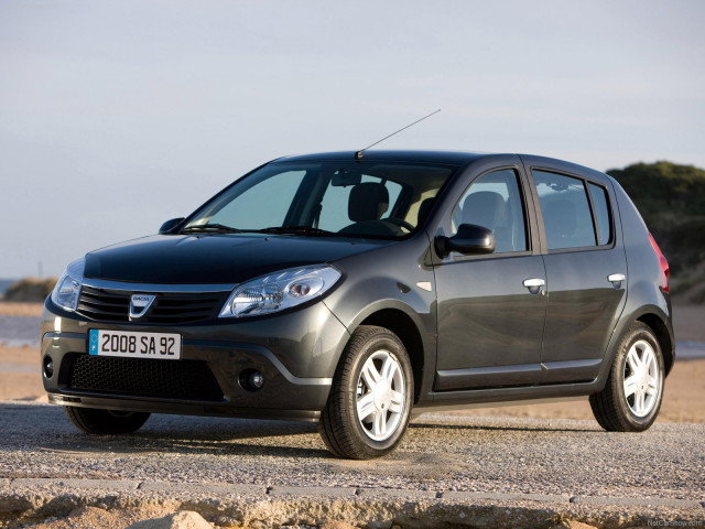 Dacia Sandero фото