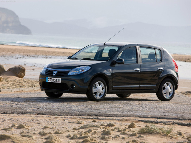 Dacia Sandero фото