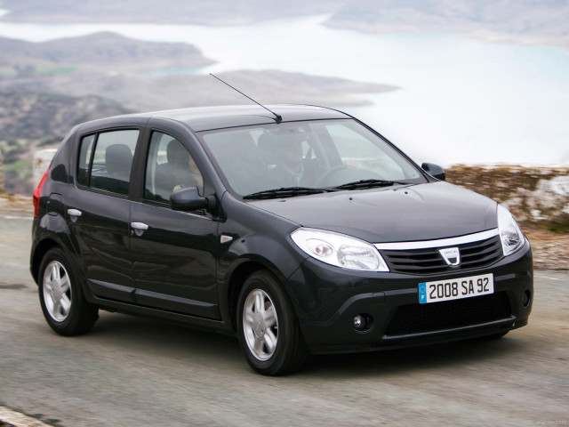 Dacia Sandero фото
