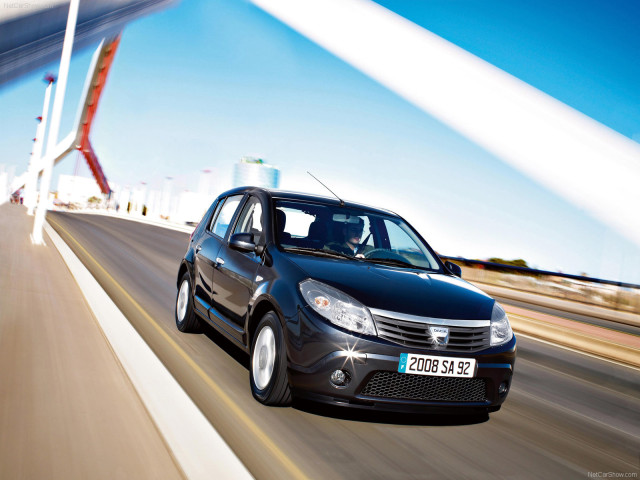 Dacia Sandero фото