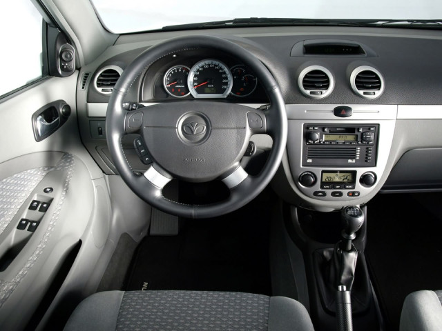 Daewoo Nubira фото