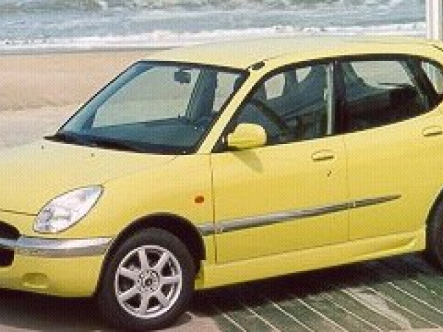 Daihatsu Sirion фото