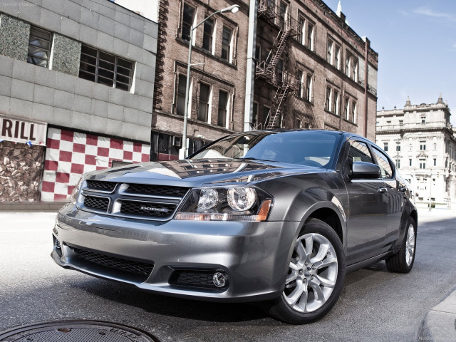 Dodge Avenger RT фото