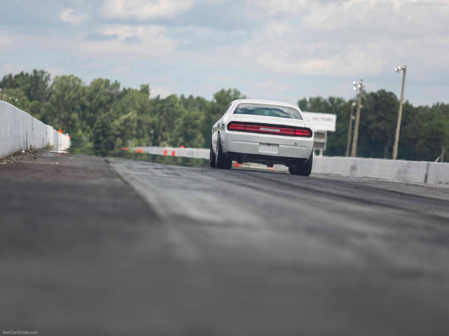 Dodge Challenger Mopar Drag Pak фото