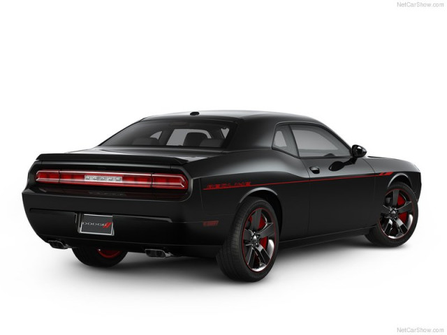 Dodge Challenger RT фото