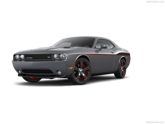 Dodge Challenger RT фото