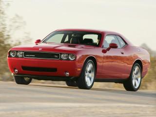 Dodge Challenger RT фото