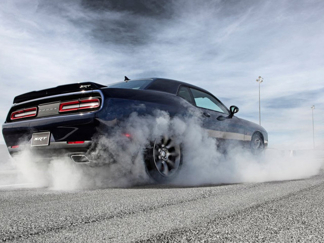 Dodge Challenger SRT Hellcat фото