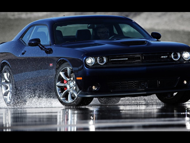 Dodge Challenger SRT Hellcat фото