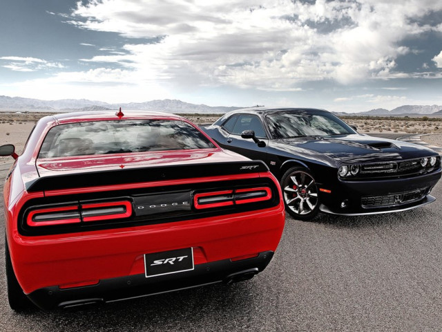 Dodge Challenger SRT Hellcat фото