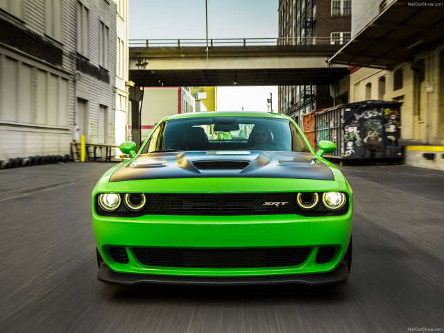 Dodge Challenger SRT Hellcat фото