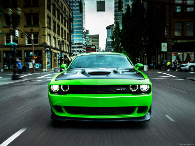 Dodge Challenger SRT Hellcat фото