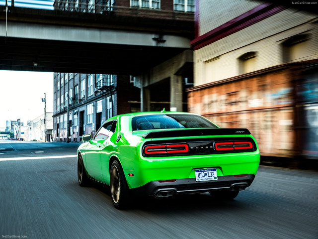 Dodge Challenger SRT Hellcat фото