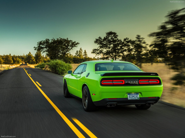 Dodge Challenger SRT Hellcat фото