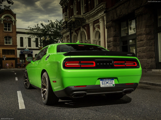 Dodge Challenger SRT Hellcat фото