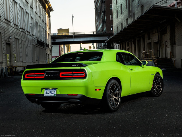 Dodge Challenger SRT Hellcat фото