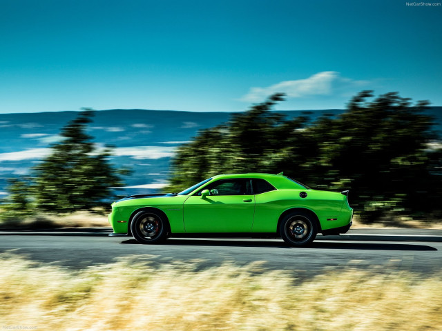 Dodge Challenger SRT Hellcat фото