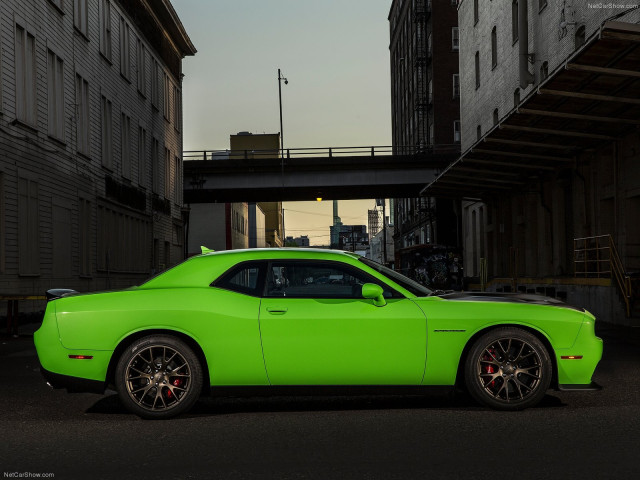 Dodge Challenger SRT Hellcat фото