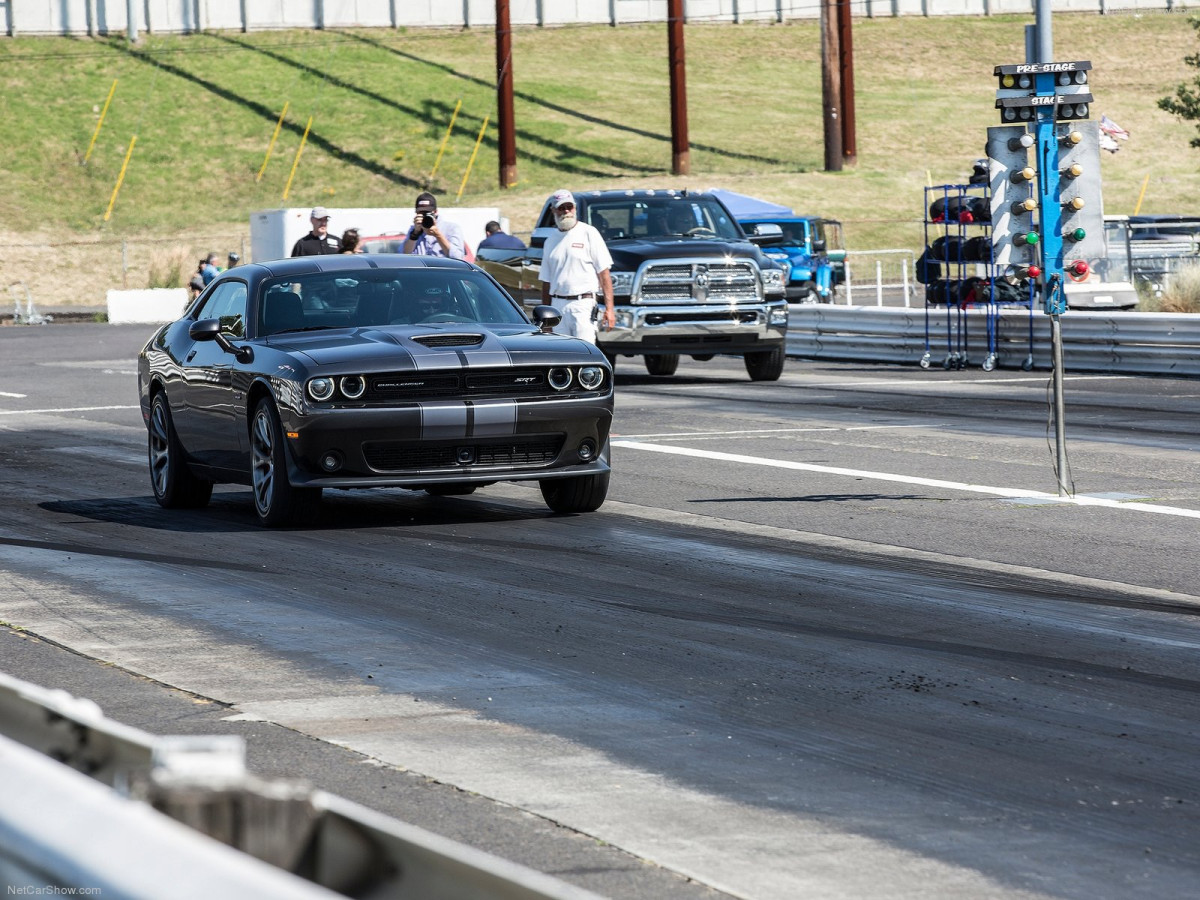 Dodge Challenger SRT Hellcat фото 150136