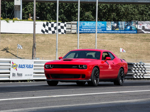 Dodge Challenger SRT Hellcat фото