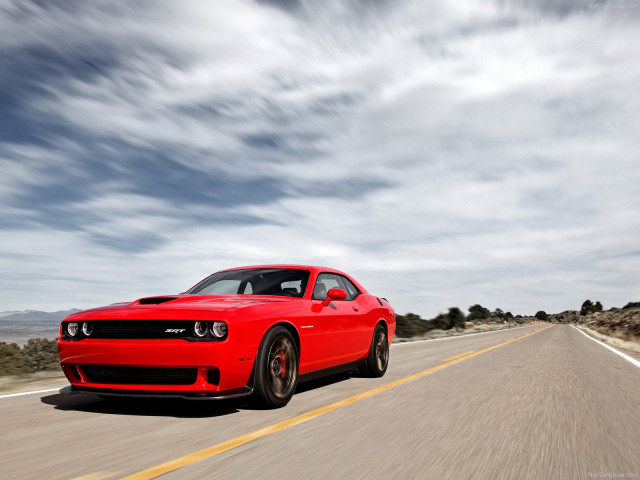 Dodge Challenger SRT Hellcat фото