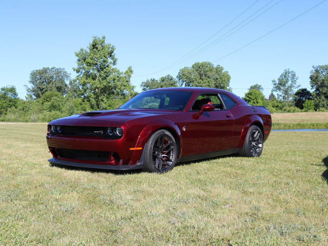 Dodge Challenger SRT Hellcat фото